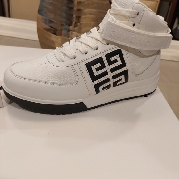 Givenchy G4 High-Top Sneakers - Picture 8 of 10